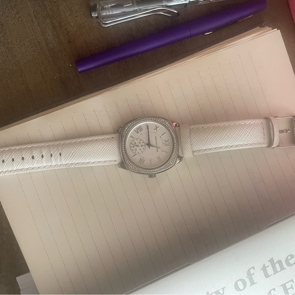 Michael Kors watch - Picture 2 of 3